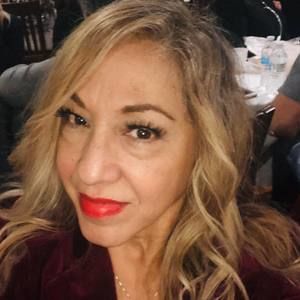 Meet your Posher, Gloria